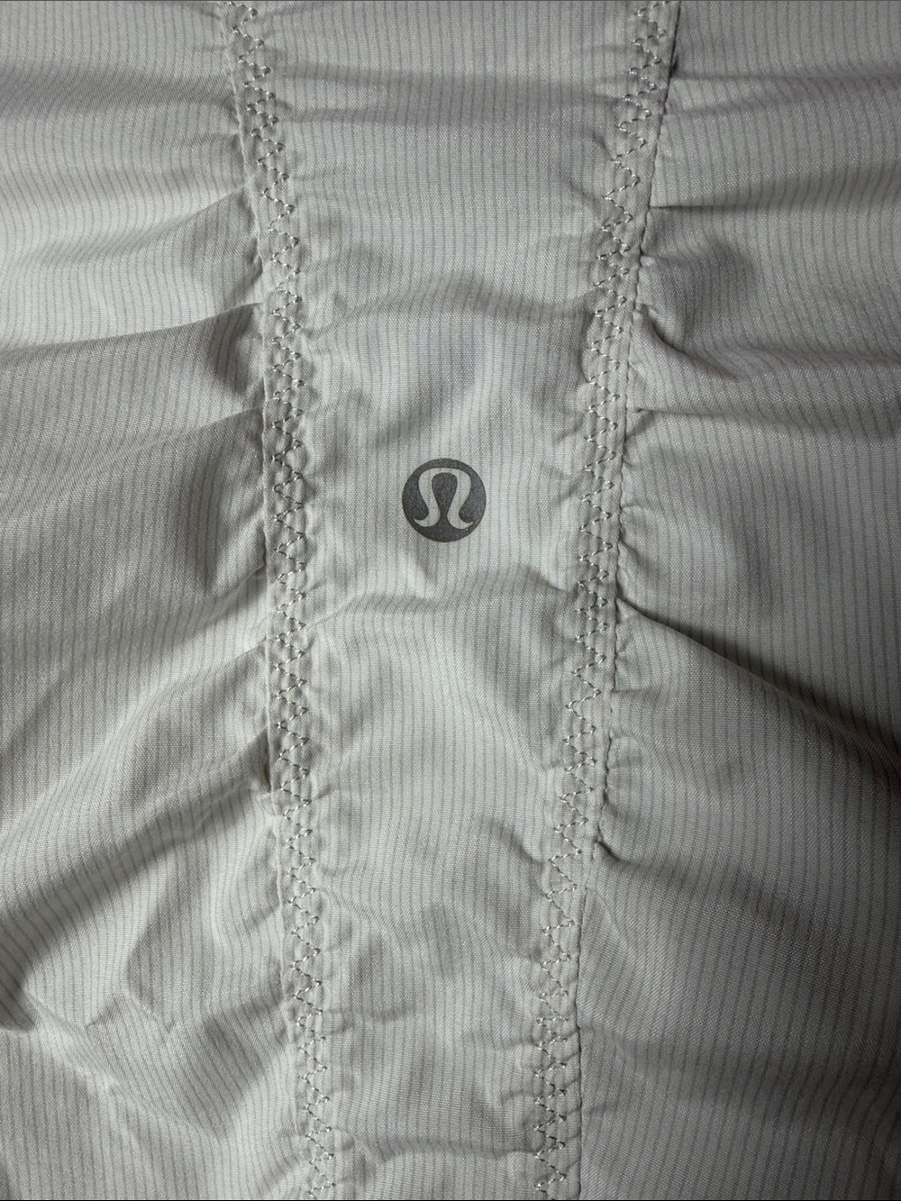 LULULEMON | RUFFLE ACCENT RUN JACKET - Picture 4 of 6